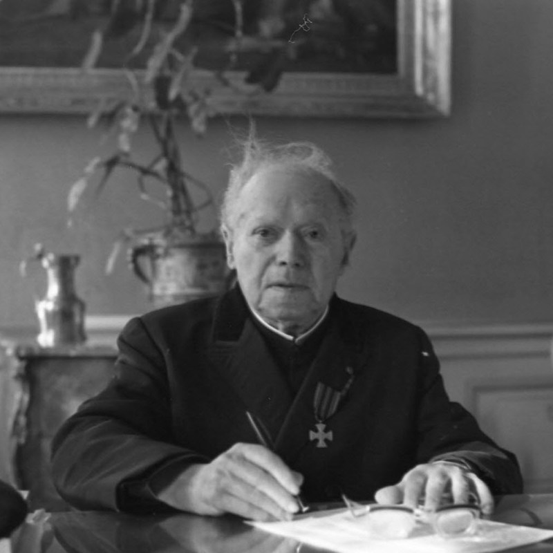 Félix Kir, el nombre detras de la&nbsp;leyenda.